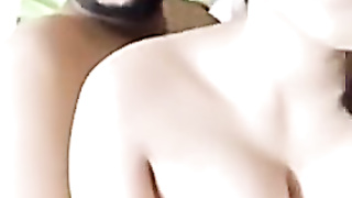 Is Langoor Ko Dekho Kaisi Hoor Jaisi Maal Ko Pel Raha H