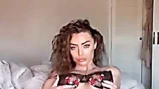 Lexi Knight - Cool Brit Primary College Lecturer