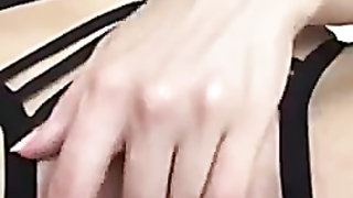 Fifi_xo close up finger-banging OF