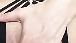 Fifi_xo close up finger-banging OF