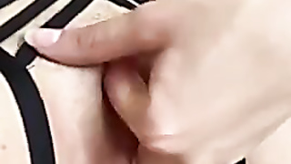 Fifi_xo close up finger-banging OF