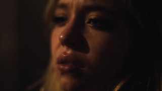 Sydney Sweeney Comp Huge-wood