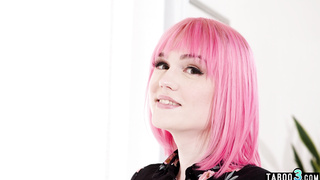 Nosey nubile wants a rail on a TRANSSEXUAL meatpipe