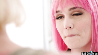 Nosey nubile wants a rail on a TRANSSEXUAL meatpipe