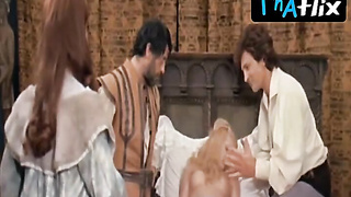 Christa Linder Booty, Mounds Sequence in Decamerone '300