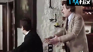 Femi Benussi Bootie, Fun bags Sequence in Cara Dolce Nipote