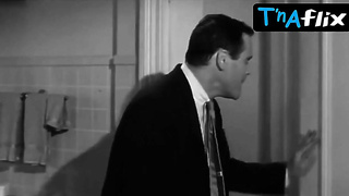 Kim Novak Mounds Episode in The Legendary Landlady