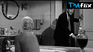 Kim Novak Mounds Episode in The Legendary Landlady
