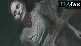 Malgorzata Kowalska Globes Episode in Szamota's Domina