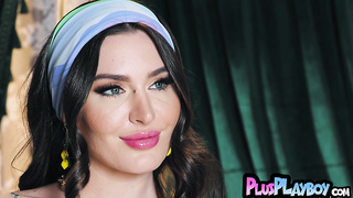 XXL baps dark haired Ella Reese steamy posing