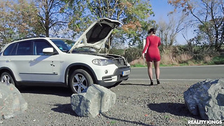 Sofia Lee's Van Cracks Down And She Gets Fucker By The Road - Sofia Staks