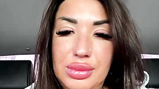 Bizarre School Chick Demonstrates Muff in Truck Close-up