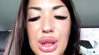 Bizarre School Chick Demonstrates Muff in Truck Close-up