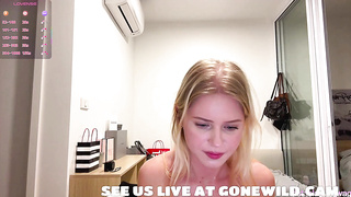 Platinum-blonde Honey Taunts Cupcakes & Donk