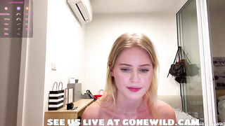 Platinum-blonde Honey Taunts Cupcakes & Donk