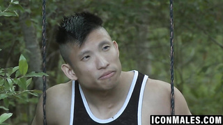 Jessie Lee squeals noisily taking fat trunk in his cock-squeezing crevice