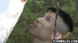 Jessie Lee squeals noisily taking fat trunk in his cock-squeezing crevice