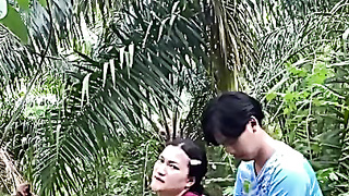 Ibu Tiri Dan Anak Tiri Ngewe Di Kebun Sawit Part2