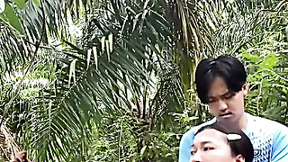 Ibu Tiri Dan Anak Tiri Ngewe Di Kebun Sawit Part2