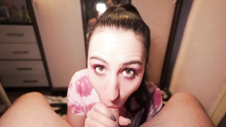 Jaw-dropping Web cam Gal Taunts and Inhales Man meat POINT OF VIEW Macro shot