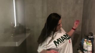 Sport Model Douche! two