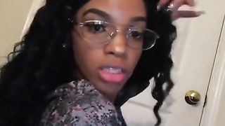 Rozay Molly Showcase Globes Live Instagram