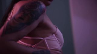 Sizzling Duo Smashes