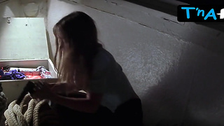 Jennifer Love Hewitt Milk cans Episode in I Know What You Did Last Summer