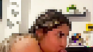 Mamada y Cabalgando, me Pido Toda Su Leche En Mi Butt ? -