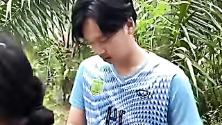 Viral Sejoli Di Hutan