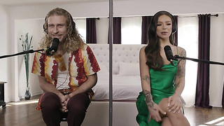 Luxurious April Olsen Surprises Her Sightless Appointment Michael Vegas with a Little Cunni...