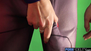 Supergirl Opens Her Arse for Monstrous Dicked Admirer (Juan El Caballo Loco, Lisey Sweet)