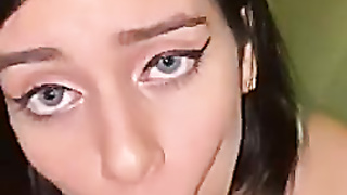 Eva Martinez: Public Vibrates (Uma Zex)