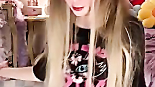 Belle Delphine_Nostalgia Quest