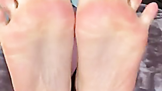 sams_feet soles taunt on couch