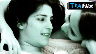 Nai Awada Sapphic Sequence in Sexual Strain: Violetas