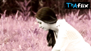 Nai Awada Sapphic Sequence in Sexual Strain: Violetas