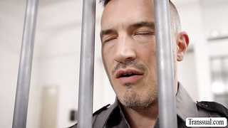 Prison warden pummel this 2 crazy inmates