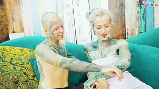 Alt cutie Anuskatzz tucks Nahluu's vagina