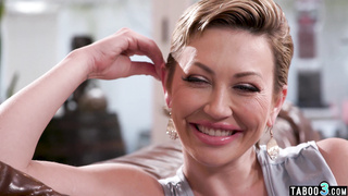 COUGAR thirsting for TRANSSEXUAL daughters chisel