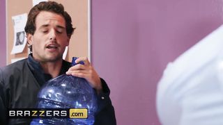 Brazzers - Enormous Bap Office Mega-Bitch Nicolette Shea gets Ravaged