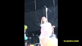 [NEW] Miley Cyrus Snatch Photographs from #TheFappening Bare LEAKED