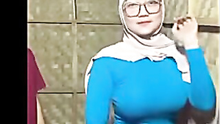 Bokep Indo Hijab Tobrut Sange Sama Abg