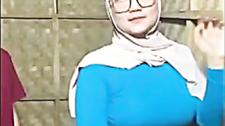 Bokep Indo Hijab Tobrut Sange Sama Abg