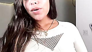 Yam-sized Booty Having Latina Taunt