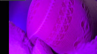 Gina Savage dirty dances her big booty