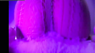Gina Savage dirty dances her big booty