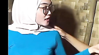 Bokep Indo Hijab Tobrut Sange Di Gilir Abg