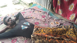 Fresh bhabhi ne khana banaa kar bulane aaya to chudai ki