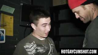 Jock in snapback sucks sinewy rod till he finishes off